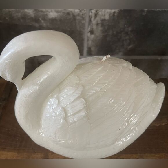 Large Swan Candle never been burned - Picture 4 of 7